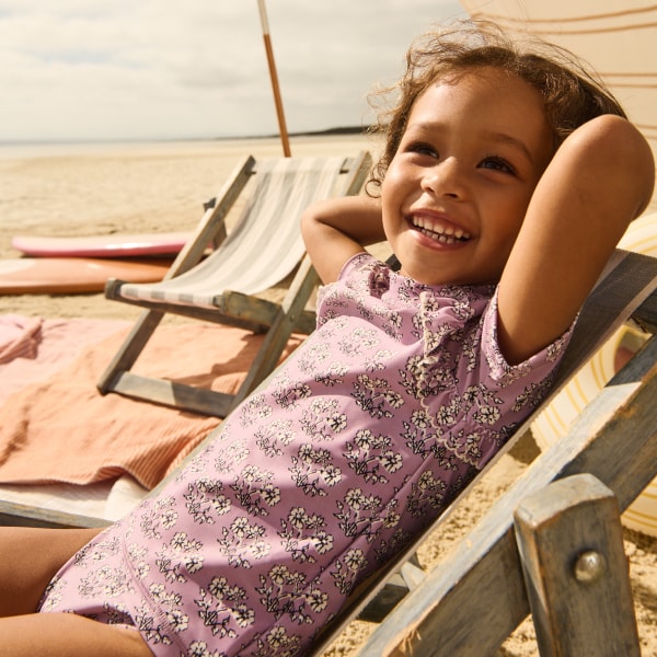 ביגוד חוף וים לבנות