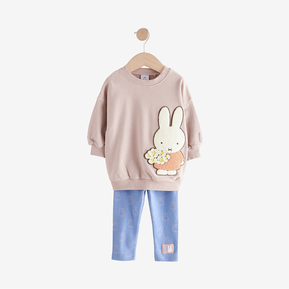 סטים ותלבושות